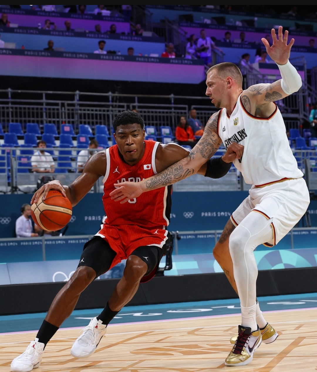 开云体育官网-德国男篮险胜巴西男篮，米尔萨普制霸全场